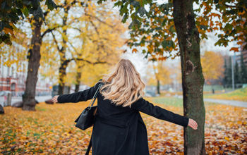 Woman, traveler, autumn, fall, leaves, trees, forests, woodlands, colors, The Nordics, Helsinki, Finland