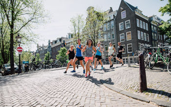 Contiki, run club, fitness travel, amsterdam, fitness tours, wellness tours, run club tours