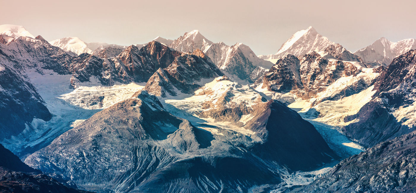 Image: Alaska Inside Passage Mountain Range (Photo Credit: Courtesy AdobeStock)