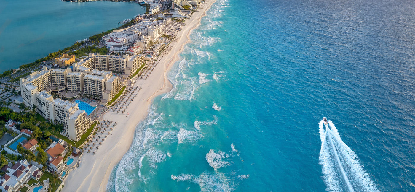 Image: Cancun Hotel Zone. (Photo Credit: Quintana Roo Tourism Board)