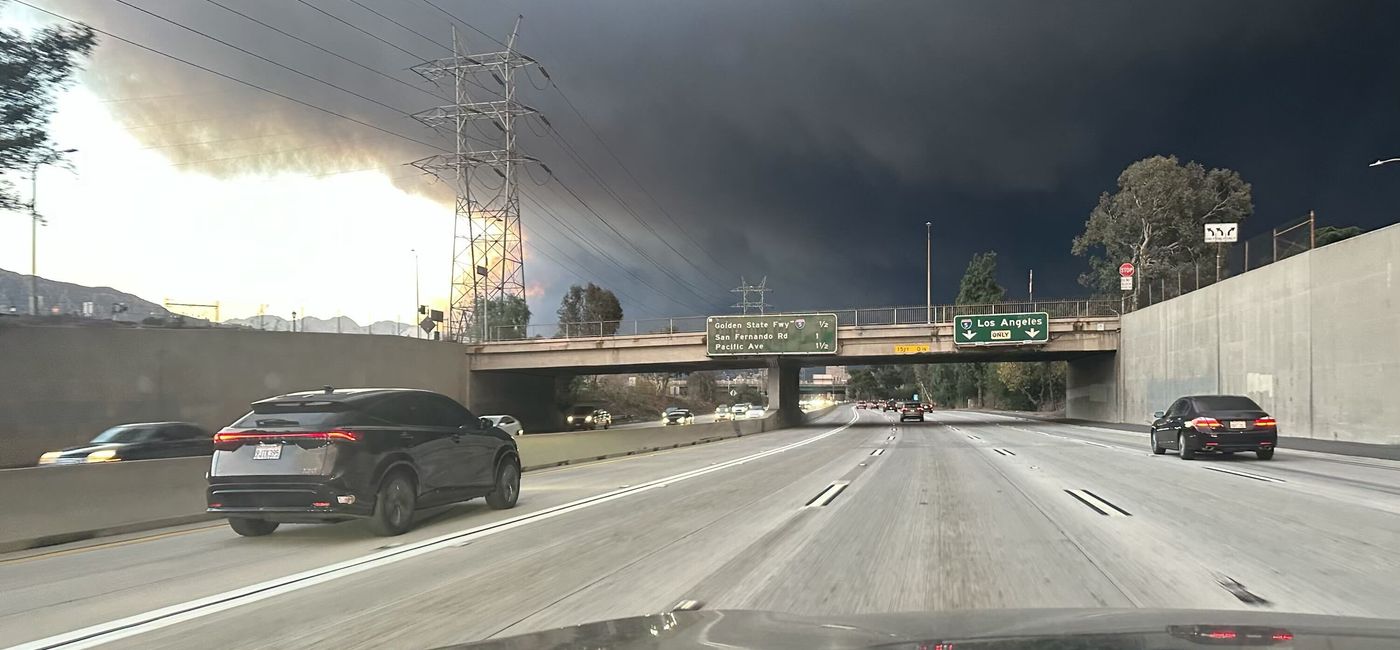 Image: Smoke over Los Angeles amid the wildfires (Photo Credit: Courtesy Deborah Dimond, TravelAge West)