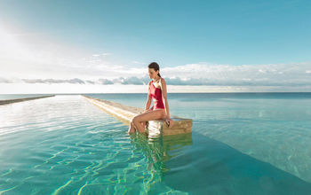 Infinity pool at La Casa de la Playa