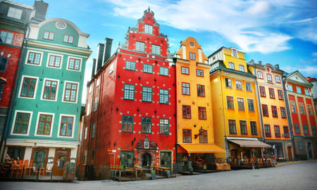 Stortorget place in Gamla stan, Stockholm (photo via adisa / iStock / Getty Images Plus)