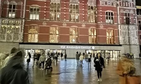 Amsterdam Centraal, Amsterdam train station